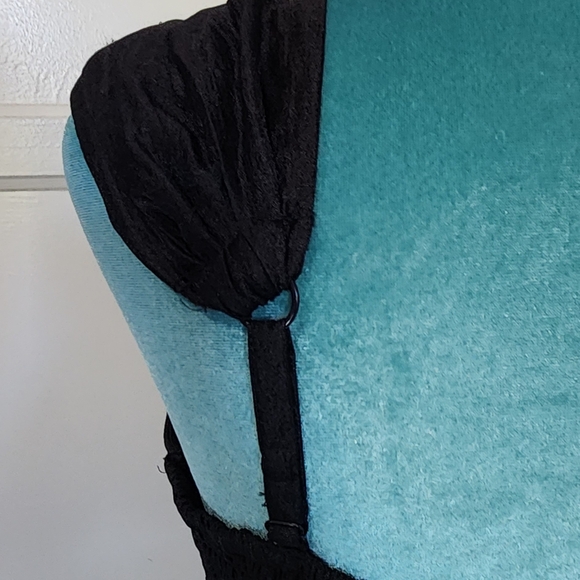 Black halter stretchy ruched ruffled shoulder - Picture 5 of 6